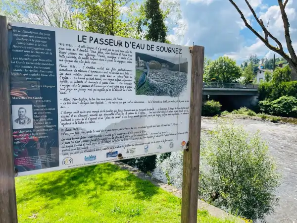 Panneau didactique sur le chemin vers les Grottes de Remouchamps